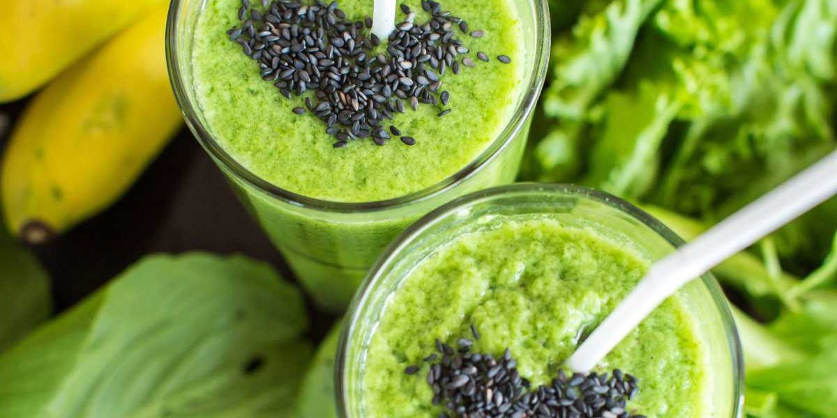 Tropical Smoothie | The Easy, Creamy Blend You Can Make in 5 Minutes